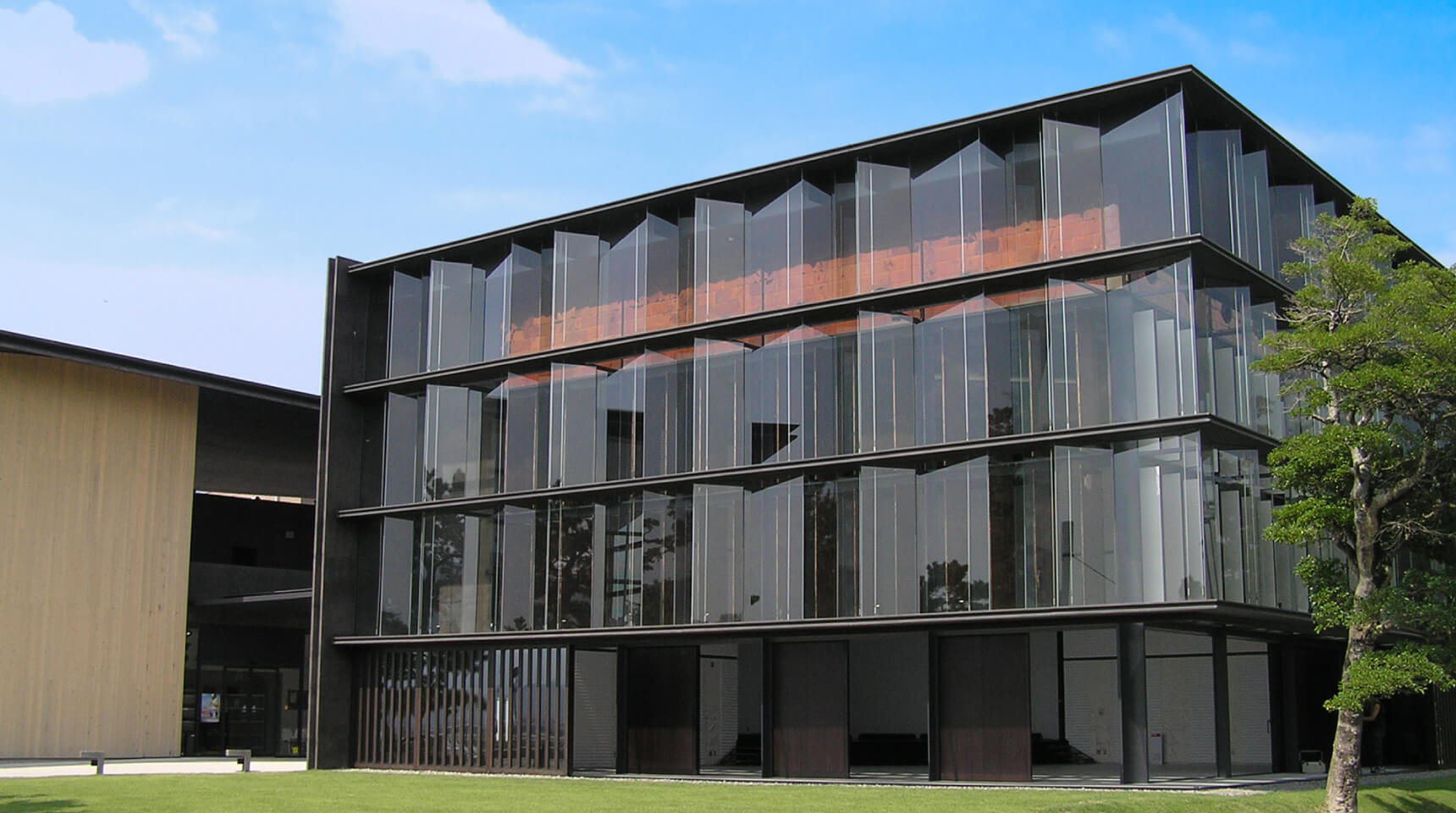 和歌の浦アート・キューブ